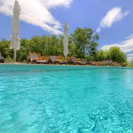 Villa Sleeps 8 With Pool Air Con And Wifi