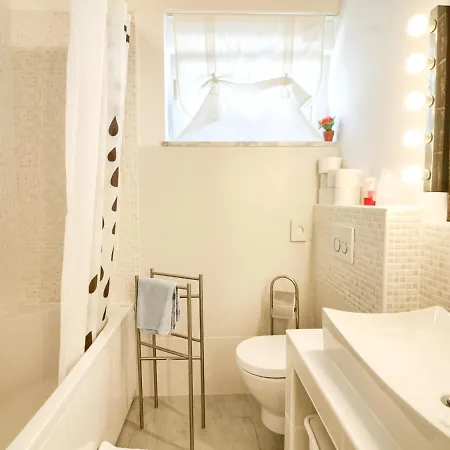 Villa Sleeps 8 With Pool Air Con And Wifi *